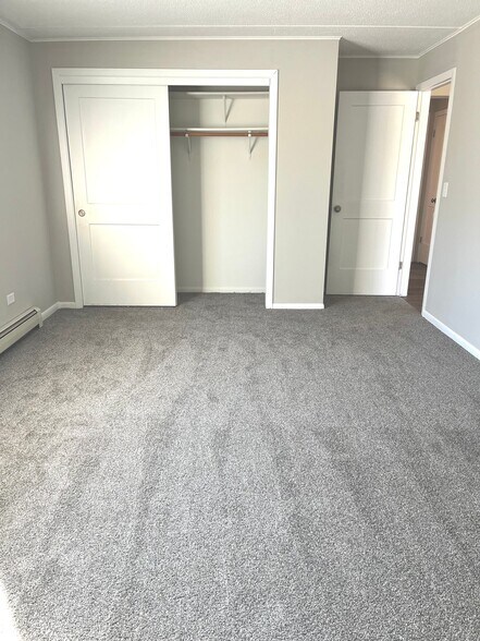 Building Photo - 15 E Maple St