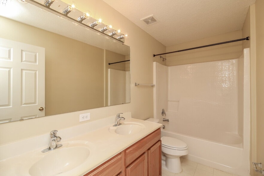 Building Photo - 13513 Mango Bay Dr