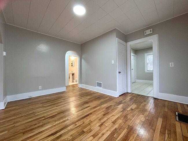 Building Photo - Three Bedroom Home in Muskegon