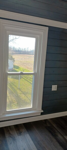 (2 Bedroom Apt) Den View - 86 N Blettner Ave