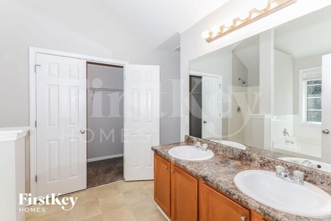 Building Photo - 41 Citadel Dr