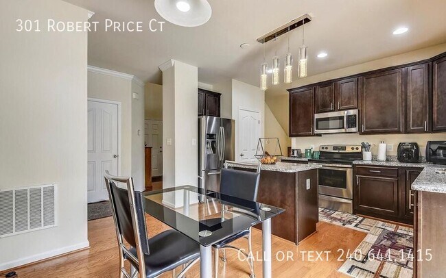 Building Photo - 301 Robert Price Ct