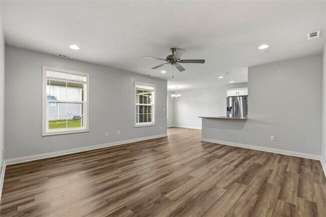 Building Photo - 7191 Seagraves Ct