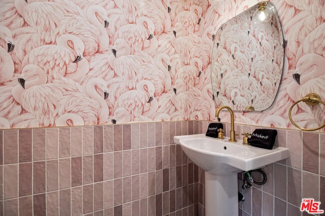 Building Photo - 3730 E Camino San Miguel