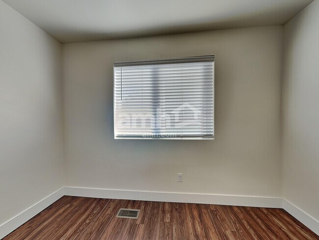 Building Photo - 19216 16th Ave Ct E