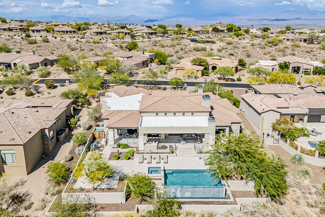 Building Photo - Luxury Home ready for January Move-in