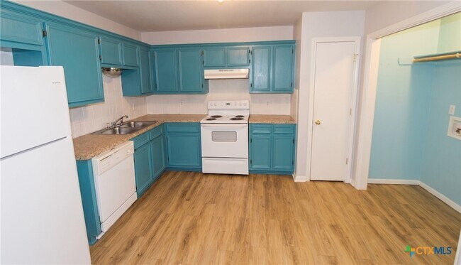 Building Photo - 4107 Primrose Dr