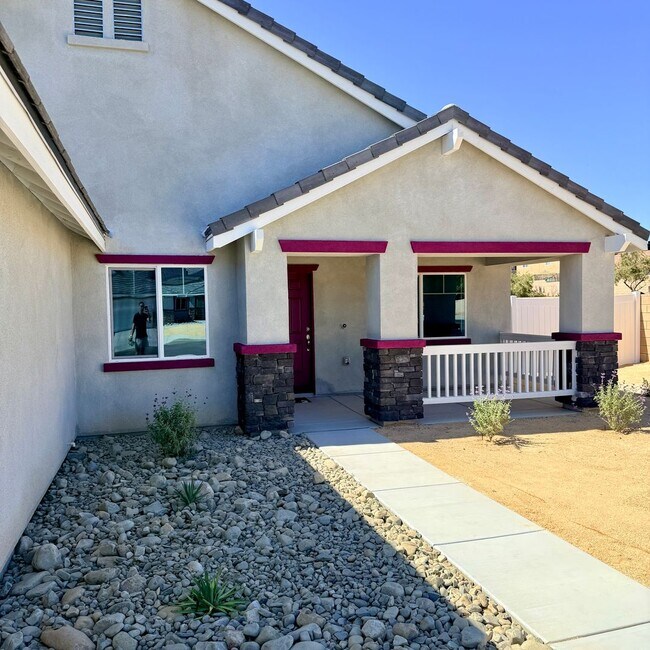 Building Photo - BRAND NEW 4 BEDROOM ADELANTO HOME