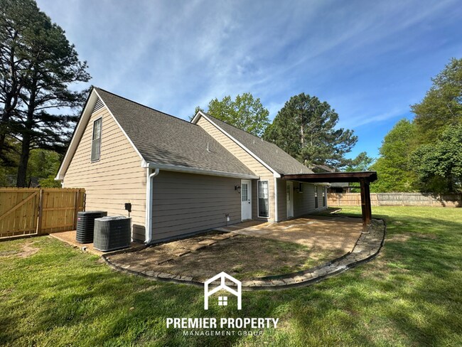 Building Photo - Newly Renovated 3BR/2BA Executive Home in Cordova | Granite Counters & 2,100 Sq Ft