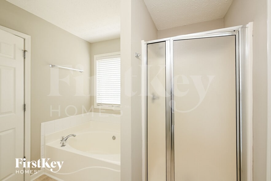 Building Photo - 20 Windcrest Keep