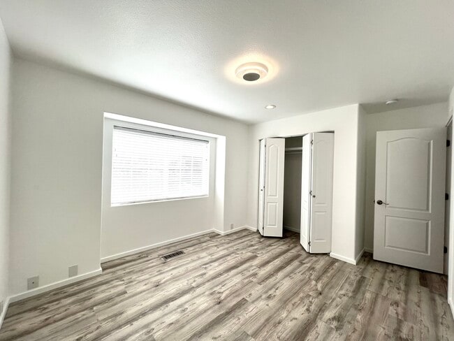 Building Photo - 4702 S Palouse Ct