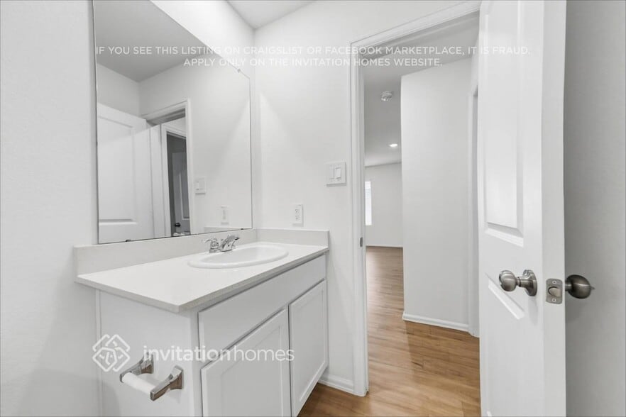 Building Photo - 24026 Laurel Farms Dr