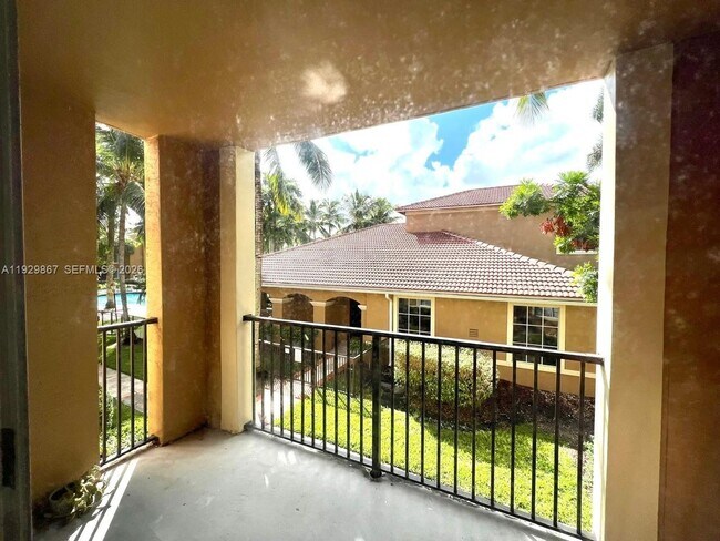 Building Photo - 8000 N Nob Hill Rd