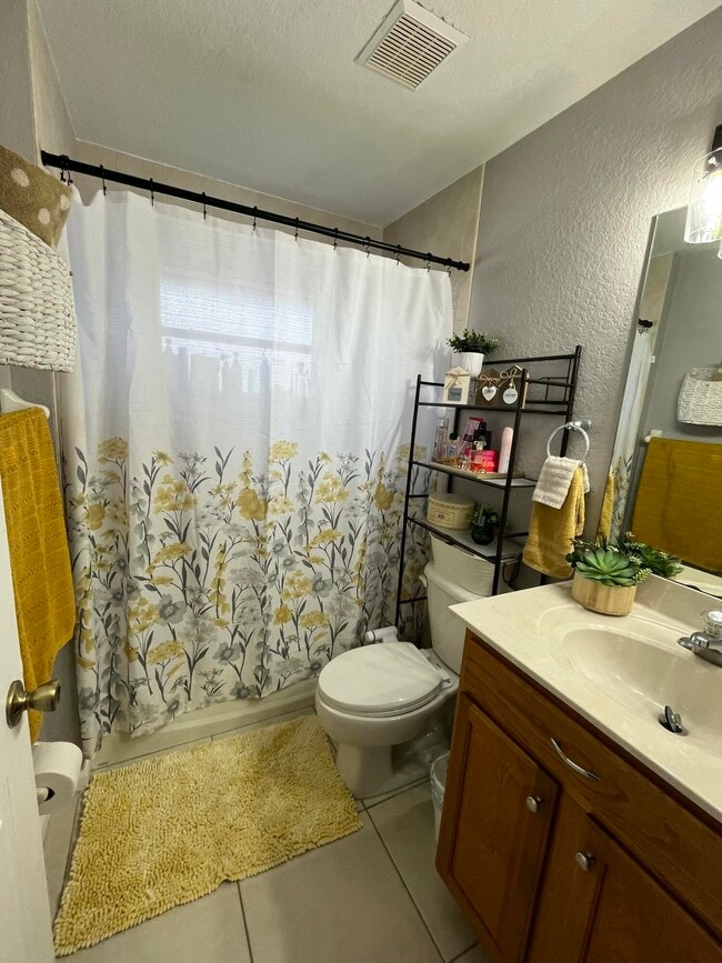 Building Photo - 1211 SW Dalton Ave