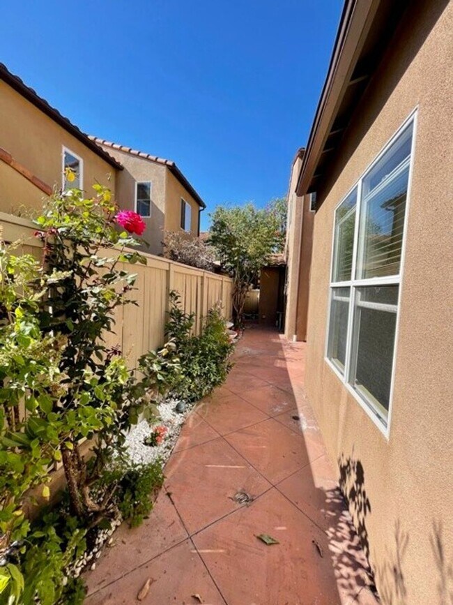 Building Photo - **Coming Soon**3 Bedroom 2 Bath Home in th...