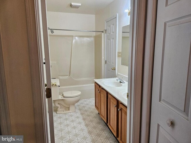 Building Photo - 14788 Sherwood Dr