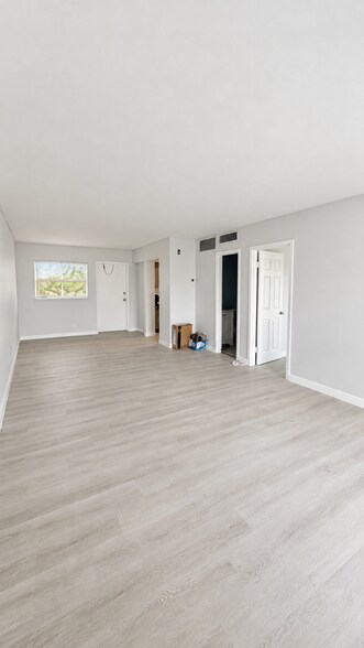 Building Photo - 4141 NW 26th St