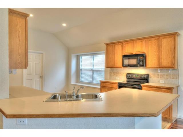 Building Photo - 3216 Chesington Dr