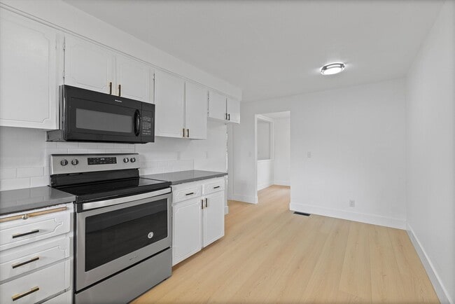 Building Photo - Charming 3-Bedroom Home on Quiet Cul-de-Sac