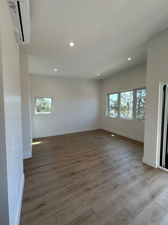 Building Photo - 2320 F St