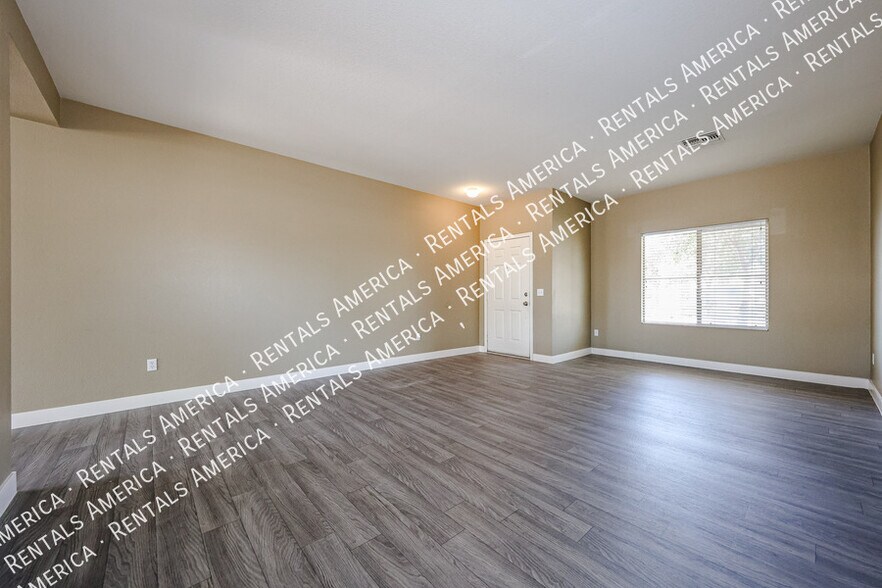 Building Photo - 1356 E Clifton Ave