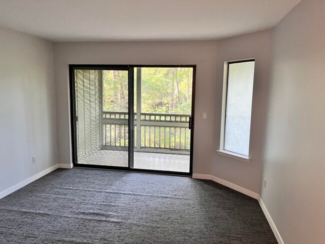 Building Photo - 55 Bay Dr