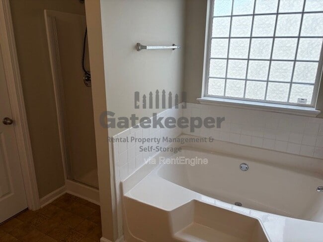 Building Photo - 8882 Seneca Rd