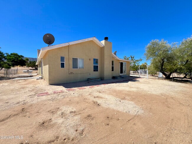 Building Photo - 21925 Fort Tejon Rd