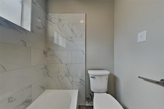 Building Photo - 4819 Bridgeville Ln