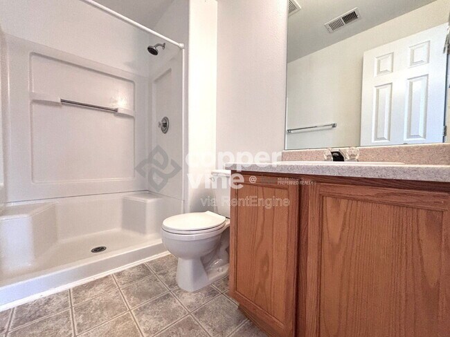 Building Photo - 1740 W 53rd Dr