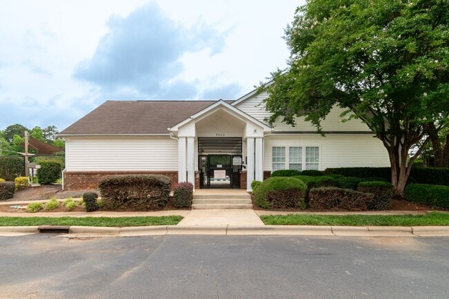 Building Photo - Lovely home in Monroe!