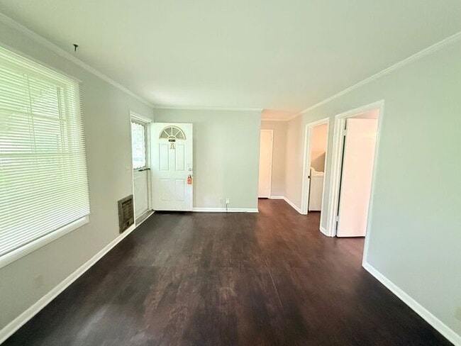 Building Photo - Cute 1 Bedroom in East Nashville!