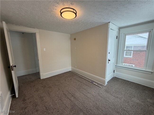 Building Photo - 443 S Union Ave