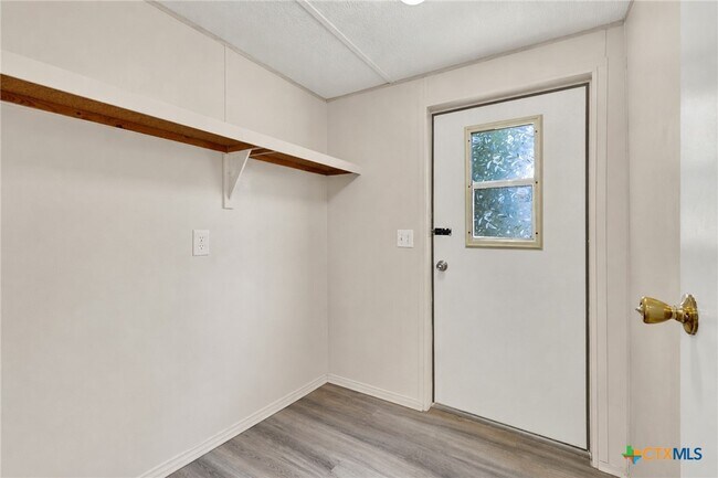 Building Photo - 259 McKnight Rd