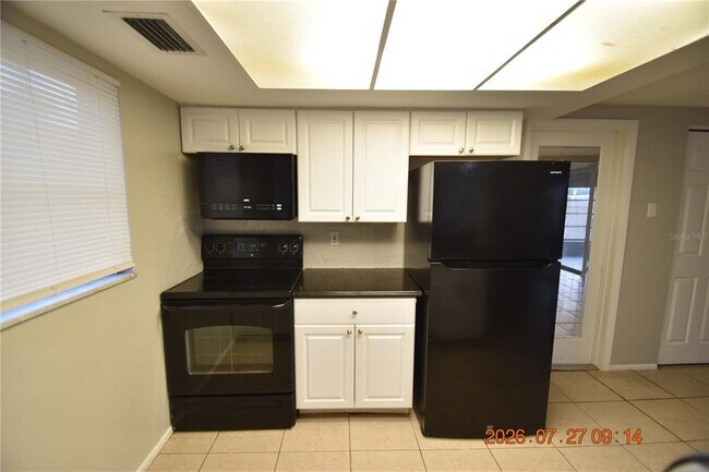 Building Photo - 3221 Topp Dr