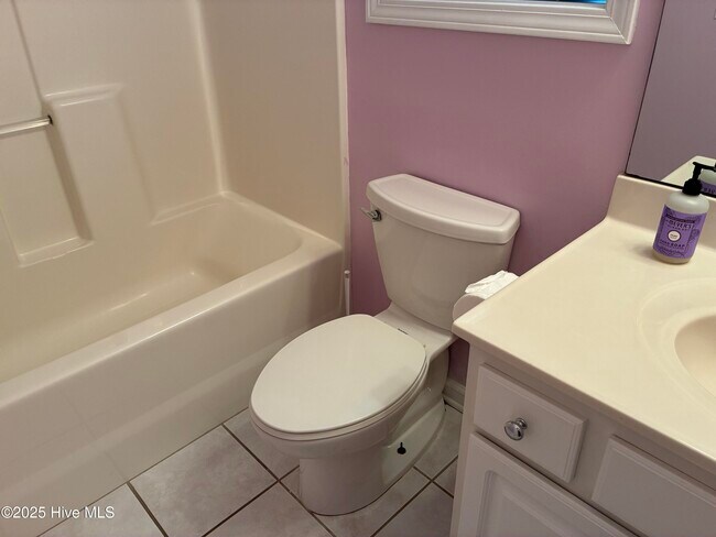 Building Photo - 17 Calabash Dr