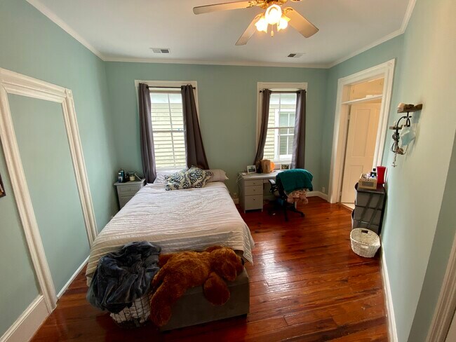 Building Photo - 79 Smith St