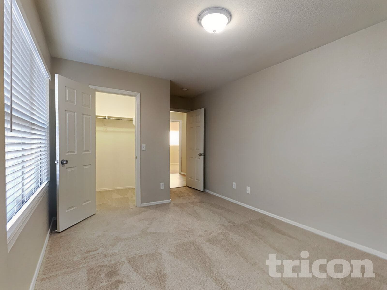 Building Photo - 11823 W Windrose Ave