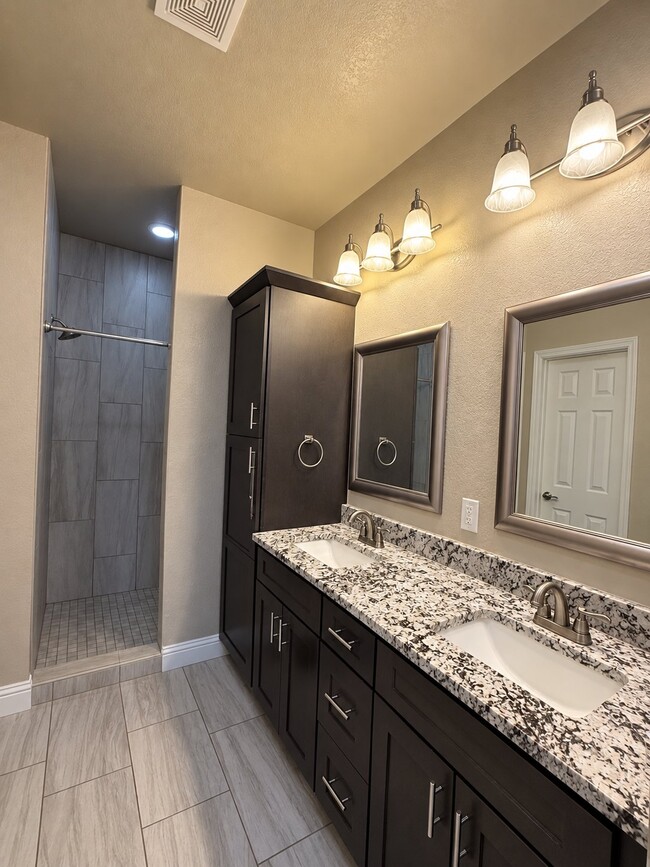Building Photo - 1224 Timona Dr