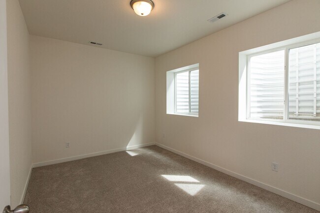 Building Photo - Stunning 4BD/3BA Home in Wolf Ranch – Mode...