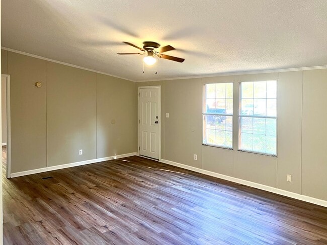 Building Photo - Manufactured Home in the Country