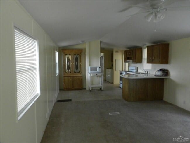 Building Photo - 17 Amy St