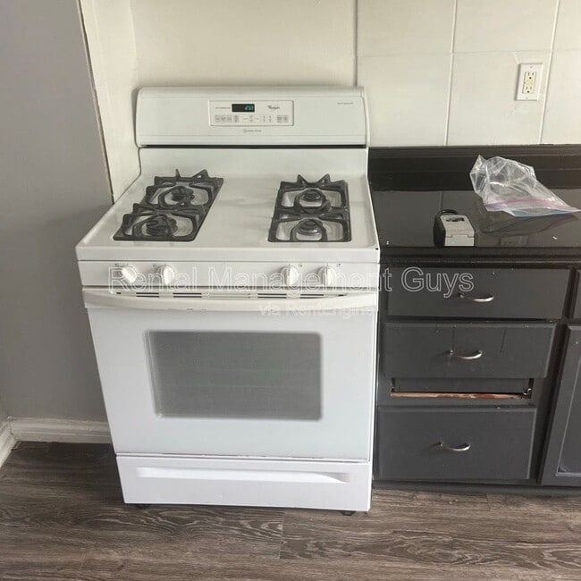 Building Photo - 1015 N Humboldt Ave