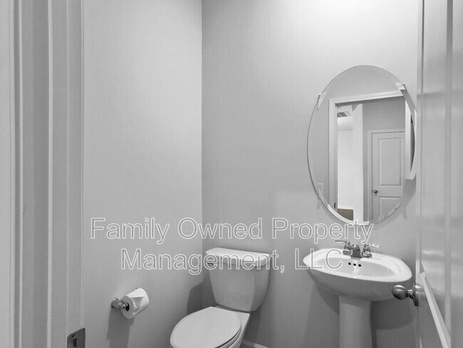 Building Photo - 209 Firewheel Ct