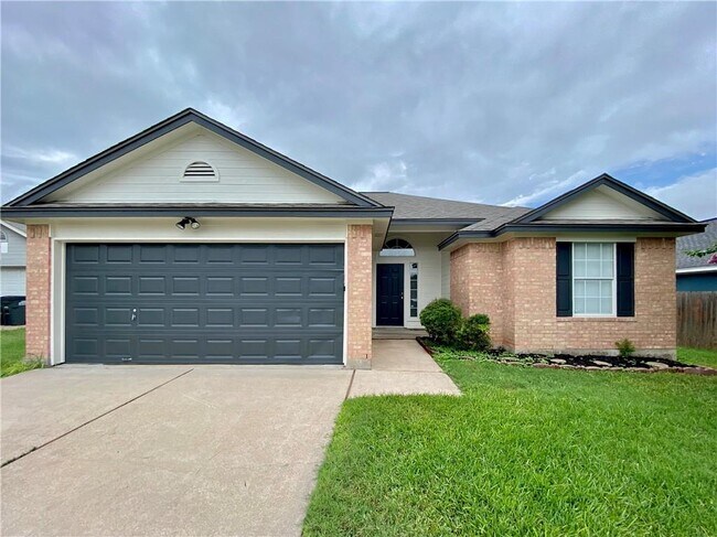 Building Photo - 811 Sonny Dr