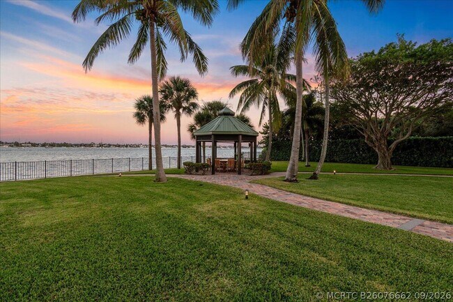 Building Photo - 5200 N Flagler Dr