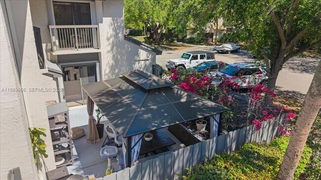 Building Photo - 3627 Cocoplum Cir