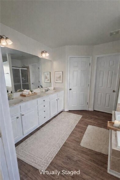 Building Photo - 2372 Young America Dr NE