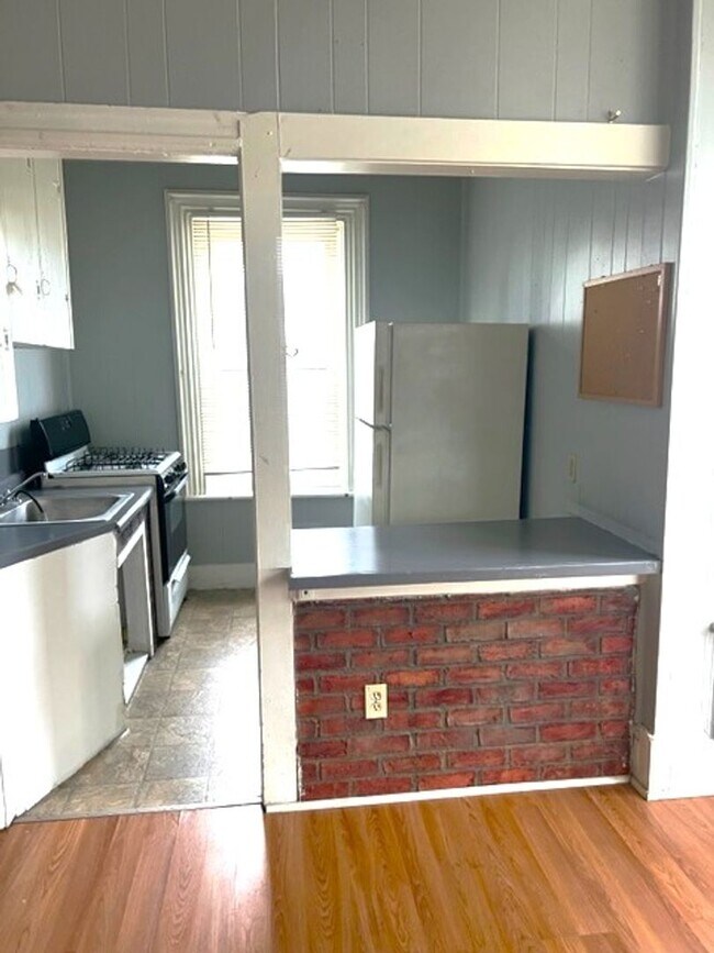 Building Photo - 78 Sherman St