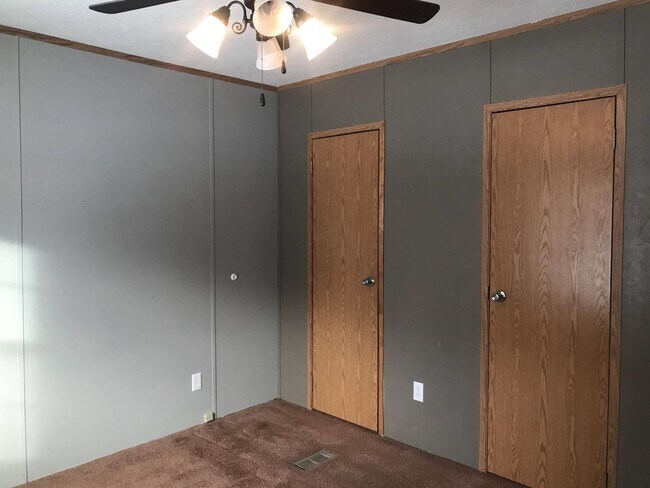 Building Photo - 31 Front St